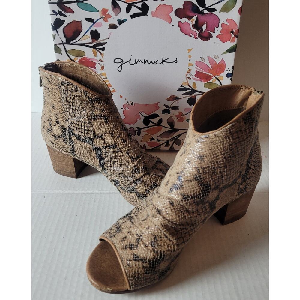 Womens Gimmicks By BKE Shoes Size 6.5 Faux Snakeskin Booties